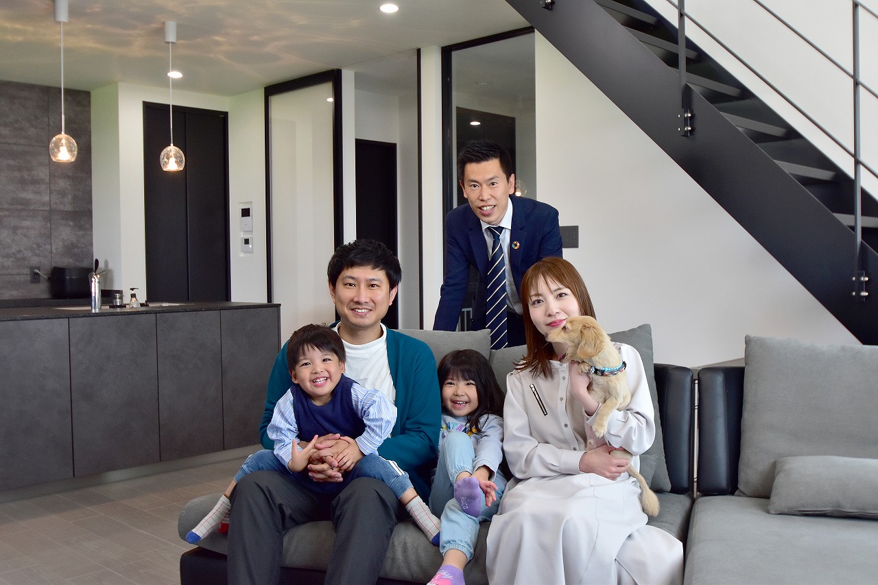 2Fリビングに家族が集う ホテルライクな家