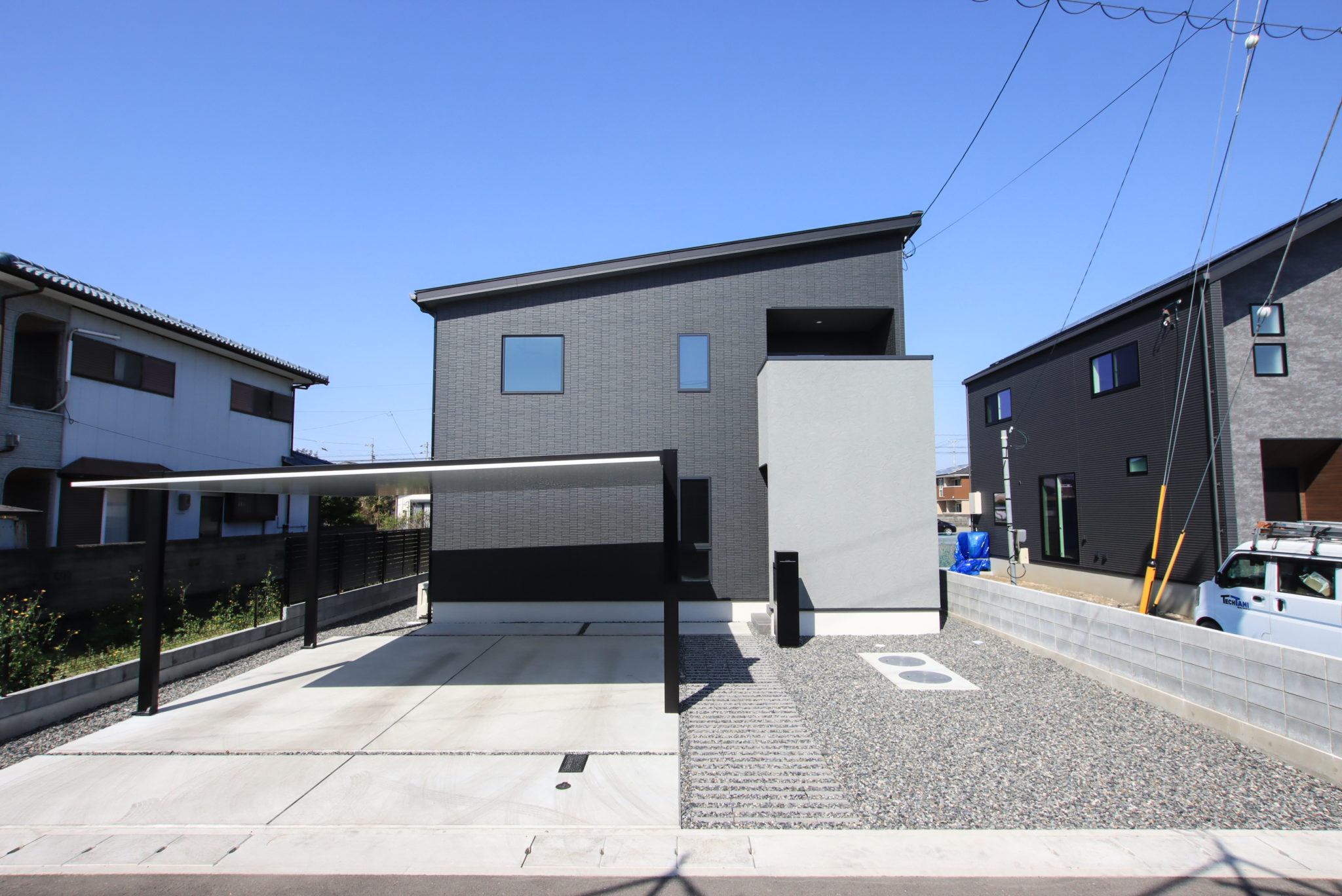 スタイリッシュなシンプルモダンの家