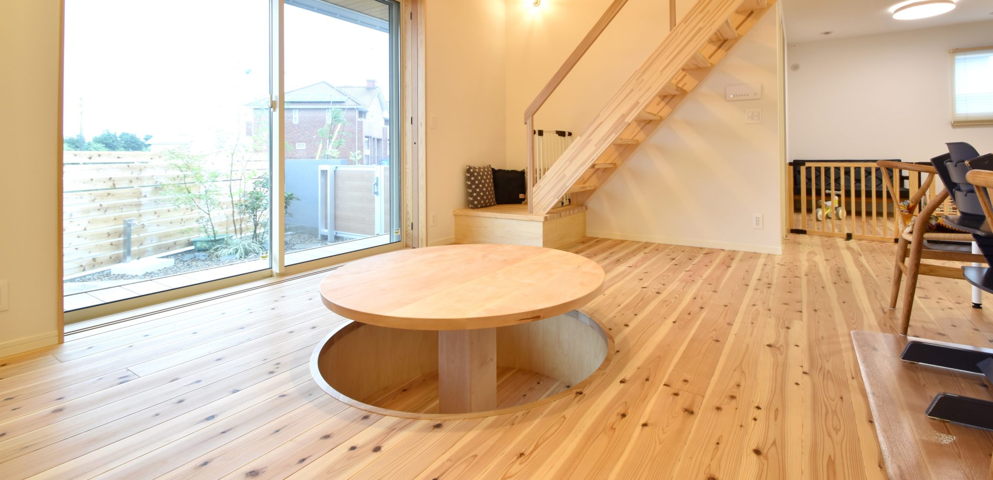 くつろぎの時間をもたらす　掘りごたつのある平屋