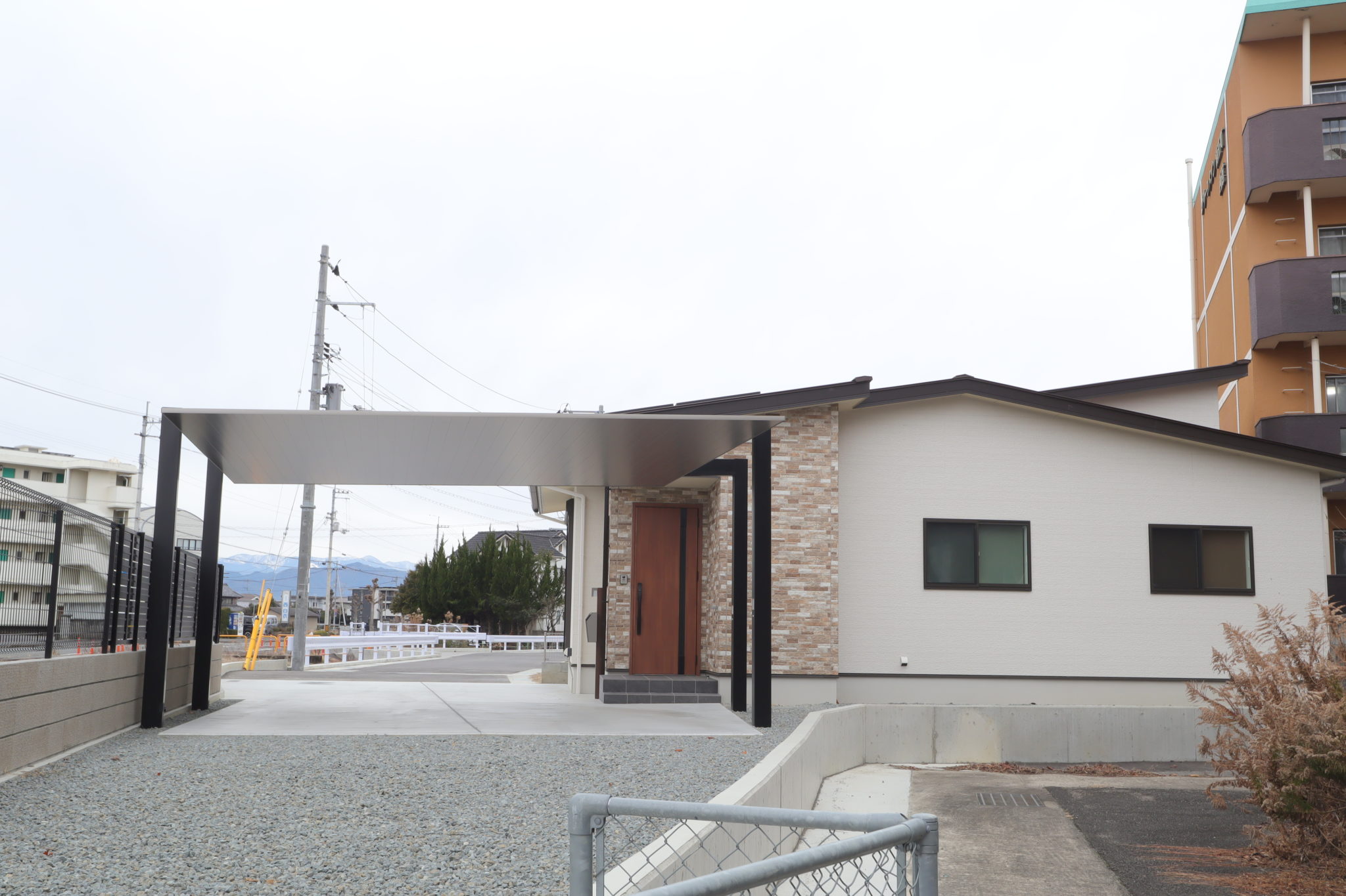 カーポートが主役の家