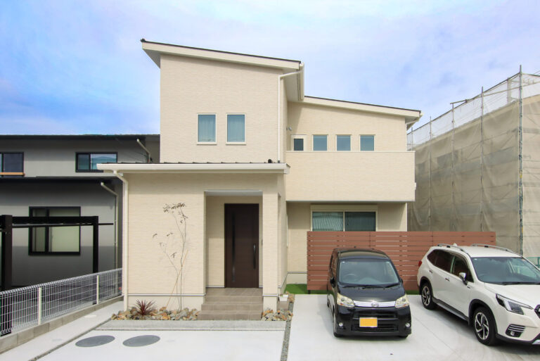 住まいを主役にするお庭